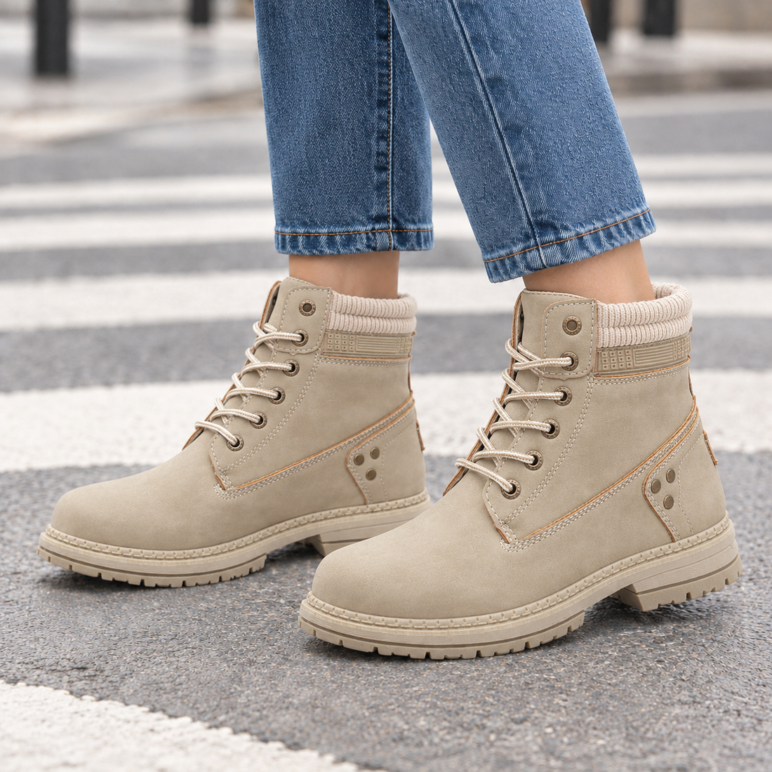 Mantegna Lace-Up Boots - Beige