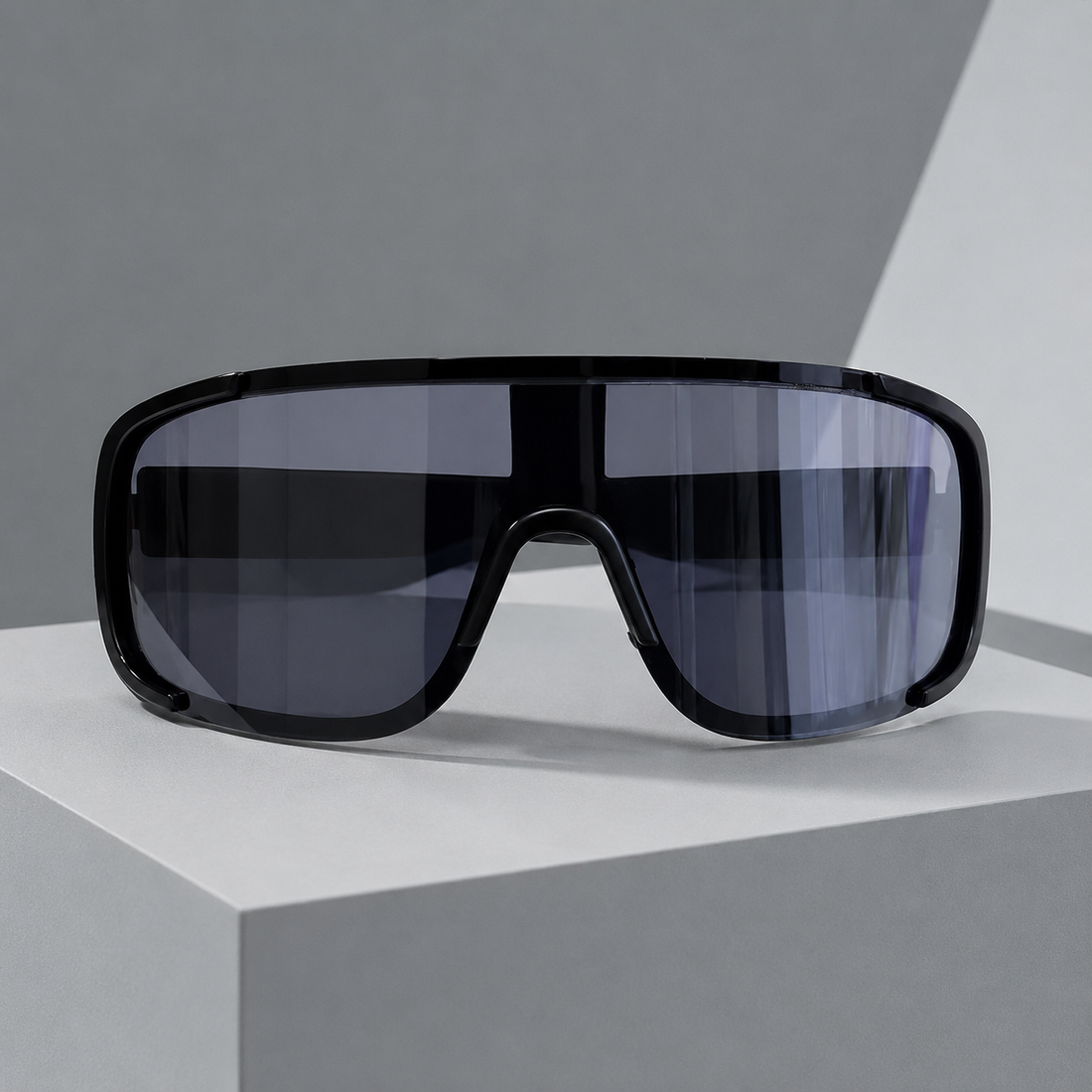 Valerian Shield Sunglasses - Black And Gray