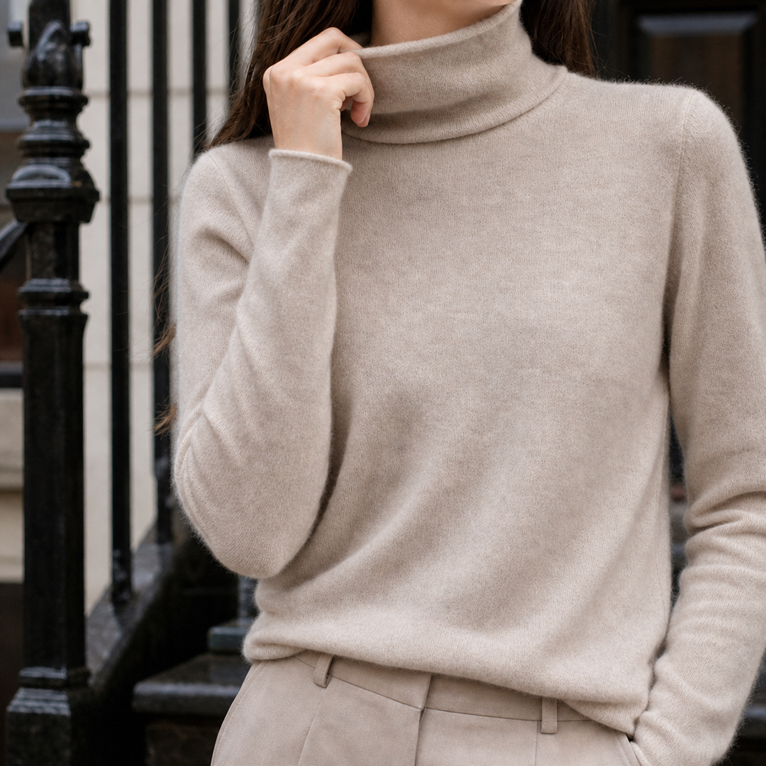 Arabelle-Claire Cashmere Turtleneck Sweater - Elegant Camel